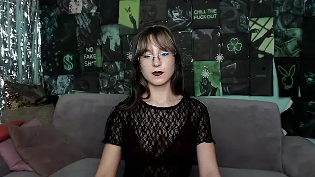 Snapshot of AlishaKellyi chatting on November 28, 10:04 am AlishaKellyi online show from November 28, 10:04 am