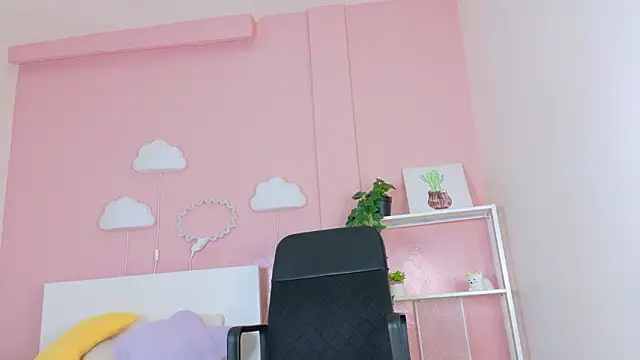 SeleneGibson   online show from March 15, 11:39 am