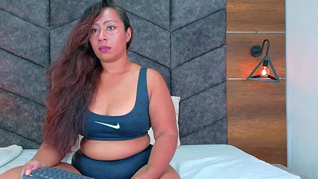 SeleneGibson   online show from February 13, 7:25 pm