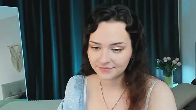 Camilla Rowen online show from June 11, 8:39 pm