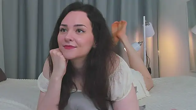 Camilla Rowen online show from May 21, 9:01 pm