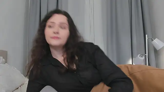 Camilla Rowen online show from May 30, 8:36 pm