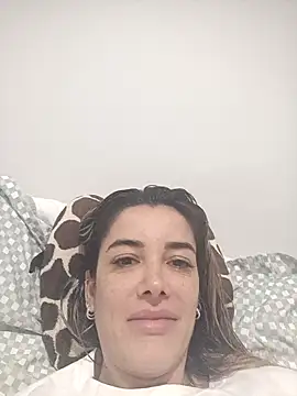 Snapshot of DESIRIE0609 chatting on October 23, 12:42 am DESIRIE0609 online show from October 23, 12:42 am