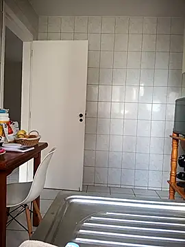 Snapshot of DESIRIE0609 chatting on December 5, 12:04 pm DESIRIE0609 online show from December 5, 12:04 pm