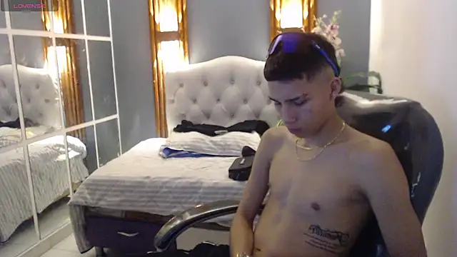 paul ponce online show from December 18, 10:57 pm