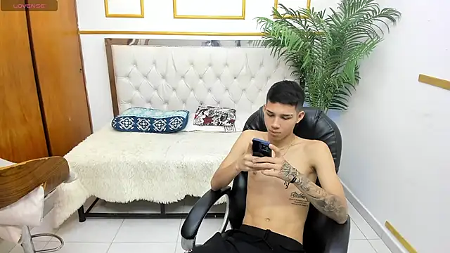 paul ponce online show from January 17, 6:00 pm