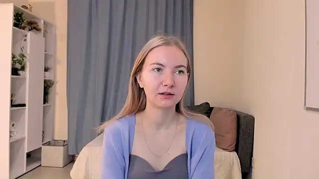 Snapshot of CathyHeximer chatting on December 4, 7:29 am CathyHeximer online show from December 4, 7:29 am