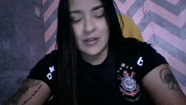 Snapshot of Jennifersbodyy chatting on December 18, 4:17 am Jennifersbodyy online show from December 18, 4:17 am