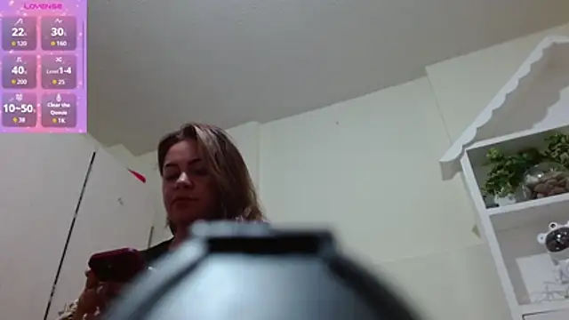 Snapshot of Kristalnoa chatting on February 17, 4:37 pm Kristalnoa online show from February 17, 4:37 pm