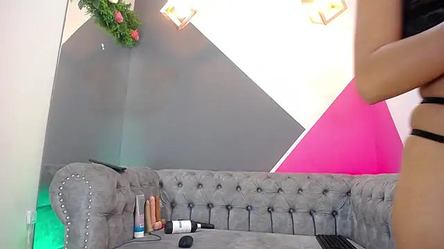 Gigi Scott  online show from November 4, 3:21 am