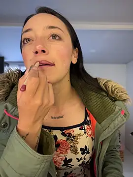 Lia  white online show from November 6, 1:37 pm