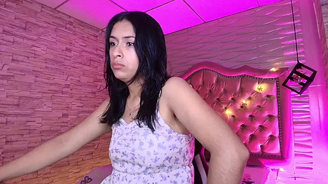 Roxanne Han online show from November 11, 11:38 am