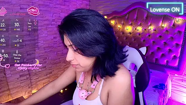 Roxanne Han online show from November 28, 11:54 am