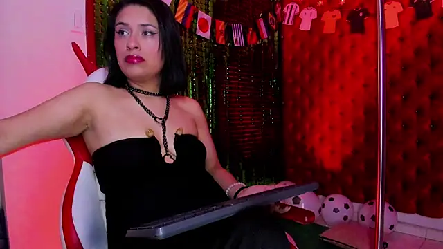 Snapshot of Roxanne_Han chatting on June 15, 12:38 pm Roxanne Han online show from June 15, 12:38 pm