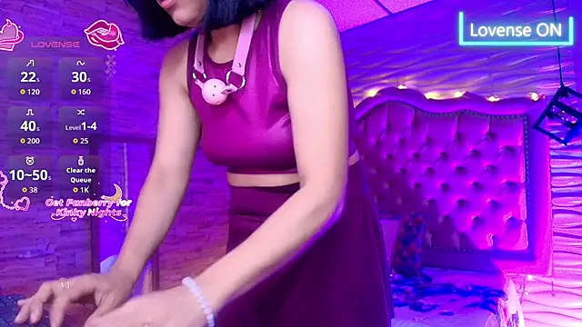 Roxanne Han online show from November 21, 11:53 am