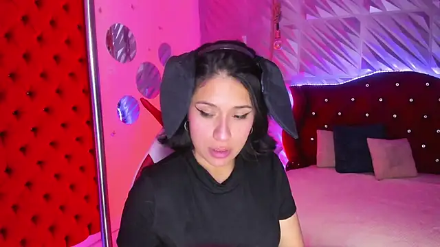 Snapshot of Roxanne_Han chatting on July 17, 12:35 pm Roxanne Han online show from July 17, 12:35 pm