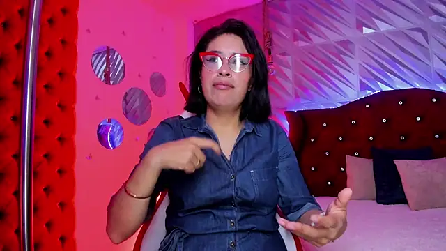 Roxanne Han online show from May 11, 12:17 pm