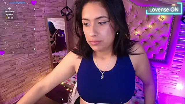 Roxanne Han online show from November 8, 11:47 am