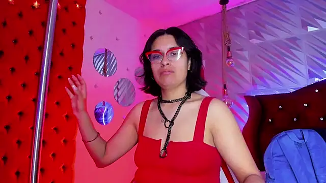Roxanne Han online show from May 27, 12:23 pm