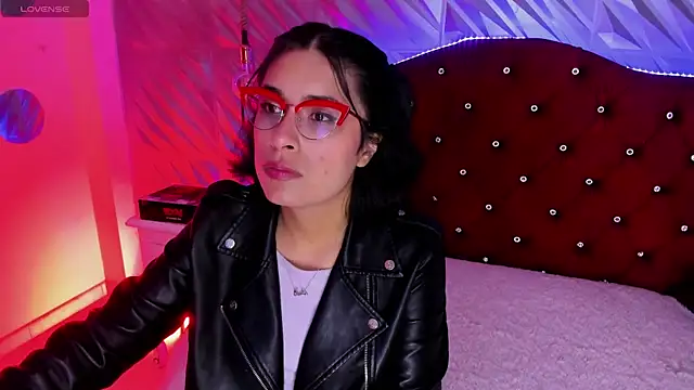 Roxanne Han online show from April 24, 12:07 pm