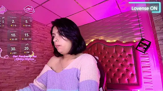 Roxanne Han online show from November 22, 11:53 am