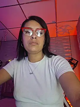 Roxanne Han online show from February 21, 11:45 am