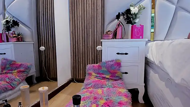 SweetKata  online show from April 10, 7:21 pm