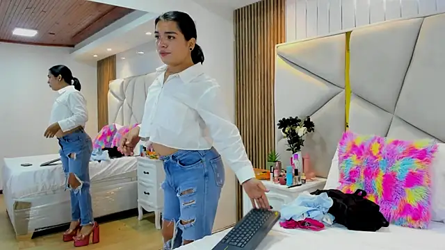 Snapshot of SweetKata_ chatting on December 3, 11:42 am SweetKata online show from December 3, 11:42 am