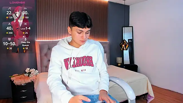 Snapshot of Maxii18_ chatting on November 3, 6:55 pm Maxii18 online show from November 3, 6:55 pm