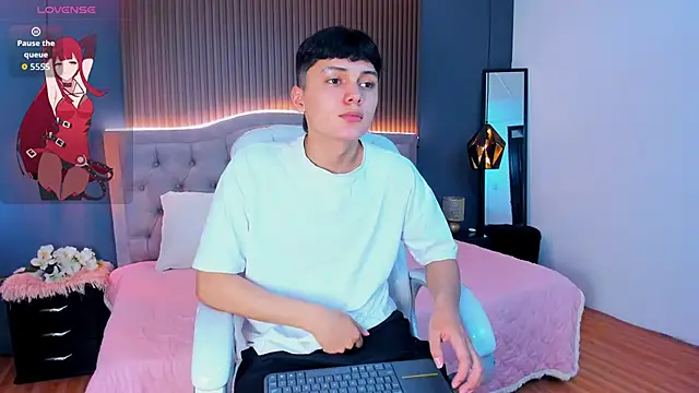 Snapshot of Maxii18_ chatting on November 1, 6:57 pm Maxii18 online show from November 1, 6:57 pm