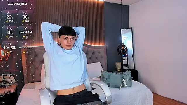 Snapshot of Maxii18_ chatting on November 11, 7:08 pm Maxii18 online show from November 11, 7:08 pm