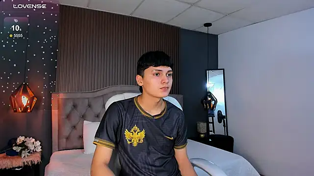 Snapshot of Maxii18_ chatting on November 10, 7:08 pm Maxii18 online show from November 10, 7:08 pm