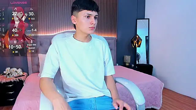 Snapshot of Maxii18_ chatting on October 31, 6:37 pm Maxii18 online show from October 31, 6:37 pm