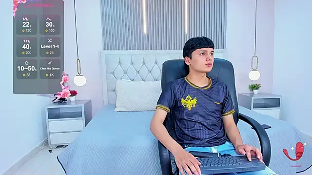 Snapshot of Maxii18_ chatting on December 4, 6:51 pm Maxii18 online show from December 4, 6:51 pm