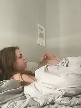 elliepixie online show from March 15, 2:57 pm