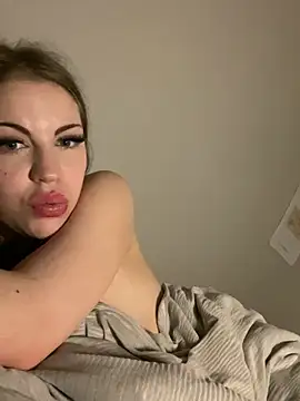 elliepixie online show from May 3, 8:30 am