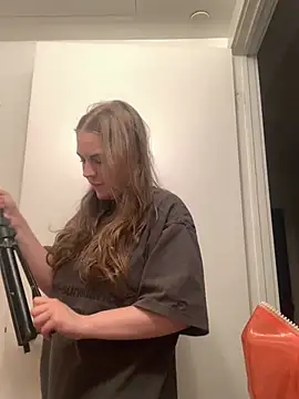 elliepixie online show from July 14, 5:23 am