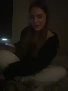 elliepixie online show from April 2, 12:40 am