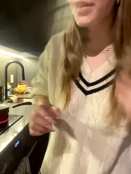 elliepixie online show from December 20, 1:41 am