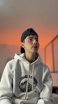 Snapshot of Sebastian_Reed chatting on February 18, 5:27 am Sebastian Reed online show from February 18, 5:27 am