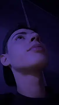 Snapshot of Sebastian_Reed chatting on February 21, 7:21 am Sebastian Reed online show from February 21, 7:21 am