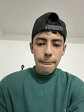 Snapshot of Sebastian_Reed chatting on February 7, 5:15 am Sebastian Reed online show from February 7, 5:15 am