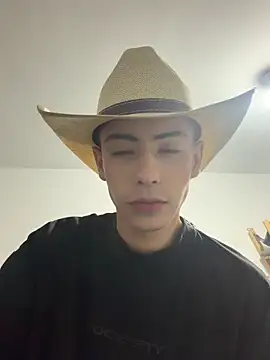 Snapshot of Sebastian_Reed chatting on February 5, 4:52 am Sebastian Reed online show from February 5, 4:52 am