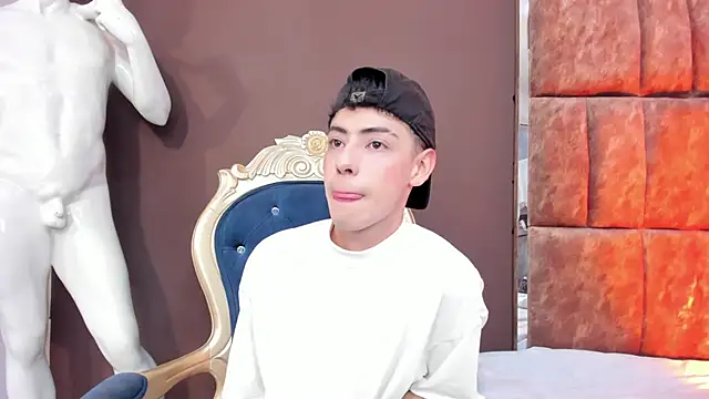 Snapshot of Sebastian_Reed chatting on January 11, 11:55 pm Sebastian Reed online show from January 11, 11:55 pm