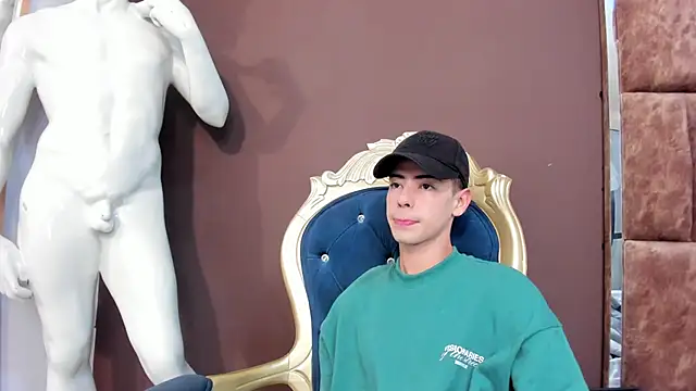 Snapshot of Sebastian_Reed chatting on January 15, 2:37 am Sebastian Reed online show from January 15, 2:37 am