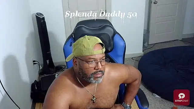 Snapshot of SplendaDaddy50 chatting on October 25, 11:20 am SplendaDaddy50 online show from October 25, 11:20 am