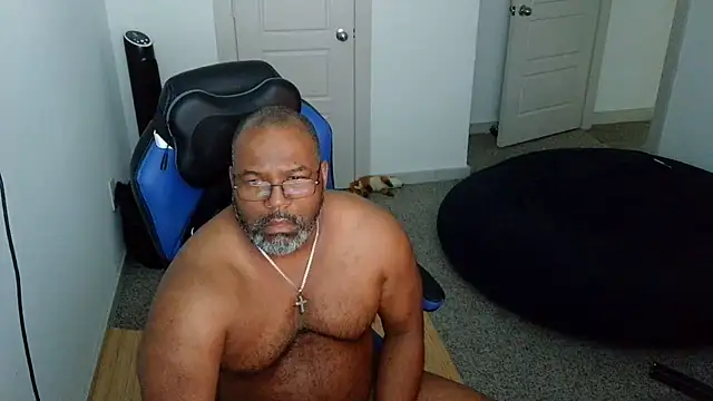 Snapshot of SplendaDaddy50 chatting on March 22, 1:23 pm SplendaDaddy50 online show from March 22, 1:23 pm