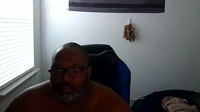 Snapshot of SplendaDaddy50 chatting on July 1, 2:39 pm SplendaDaddy50 online show from July 1, 2:39 pm