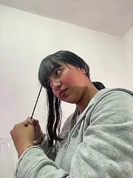 misschloe  online show from November 11, 2:12 pm