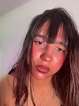 misschloe  online show from November 14, 5:05 pm